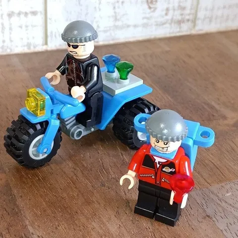 LEGO Spider-Man Spider-Man's Street Chase 4853 In 2004 Used Figures Only