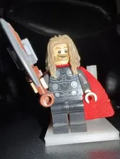 Thor minifigure long dark tan hair LEGO Marvel Avengers 40525 76192 76193 
