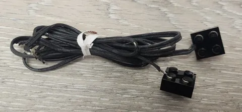 Lego 5306bc069 75782 Black Electric Wire with Brick 2 x 2 x 2/3 Ends 69L READ!