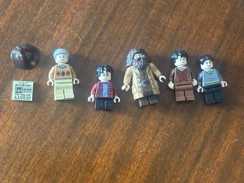 LEGO Harry Potter Minifigure Lot of 5 incl. Harry, Hagrid, Mr. Dursley and acc.