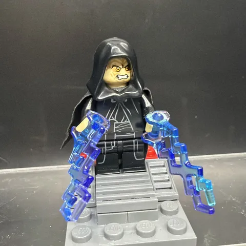 LEGO Star Wars Emperor Palpatine Tan Head and Hands SW0595 Minifigure - 1S