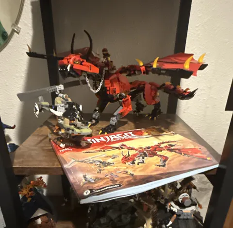 LEGO NINJAGO Firstbourne 70653 Hunted 882-Piece Complete Set w/ Instructions