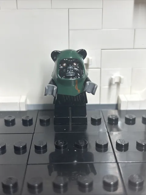 LEGO Star Wars Black Ewok Tokkat Minifigure sw0339 (From Set 7956)