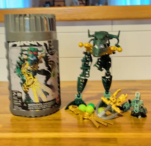 LEGO BIONICLE Zaktan Piraka 8903 Complete Set Canister 41 pcs (2006)