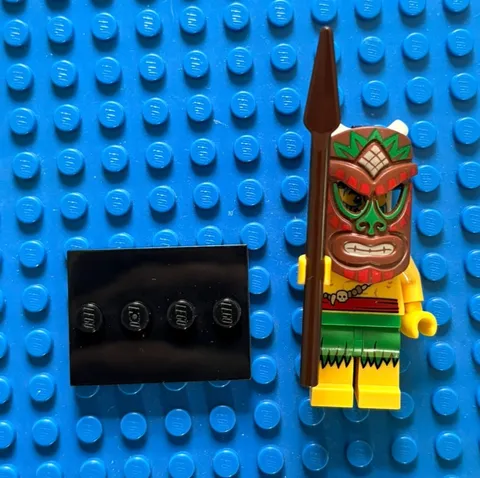 LEGO CMF Minifigure 71002 Series 11 - Island Warrior (col11-5) col167 Tiki Mask