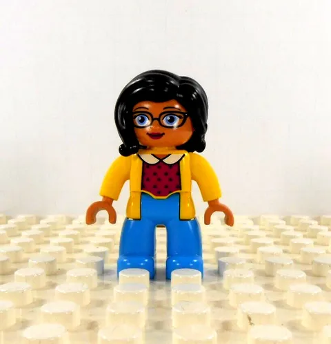 Lego Duplo Figure Woman black hair glasses magenta/yellow top azure pants