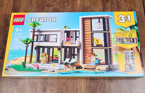 LEGO Creator 3-in-1 Modern House 31153 Complete Set 939 Pieces New In Box