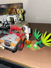 LEGO 75916 Dilophosaurus Ambush Jurassic World Jeep Vehicle Set, Printed