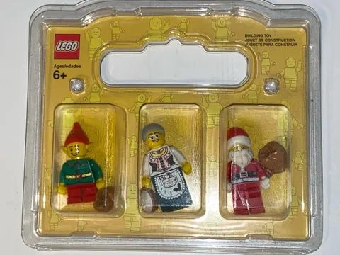 New LEGO Christmas Minifigure Set with Santa, Mrs. Claus and Elf 6+