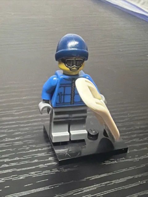 LEGO Collectible Minifigure Series 5 Snowboarder Guy 8805 CMF Retried Rare