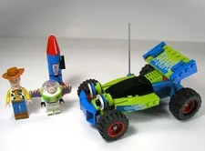 2010 LEGO Toy Story Woody and Buzz to the Rescue set #7590 complete