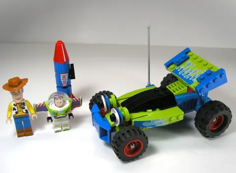2010 LEGO Toy Story Woody and Buzz to the Rescue set #7590 complete