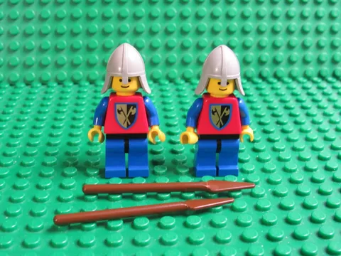 Lot 2 Lego 6061 Castle minifigures Crusader Lion Knight 3876 6022