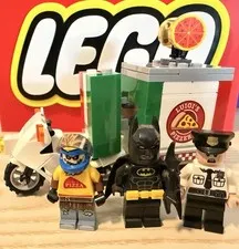 Lego Batman Movie Special Delivery Truck With Minifigures 