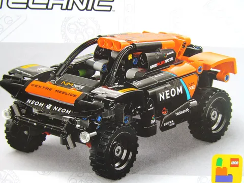 LEGO TECHNIC Neom Mclaren Extreme E Race Car 252 Pieces Orange Black 42166 P