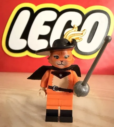 Lego Shrek Puss In Boots *EXCLUSIVE* Minifigure With Accessories