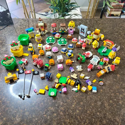 LEGO Super Mario Big Figures w/ Interactive Mixed Set Bundle Mario Peach Kong