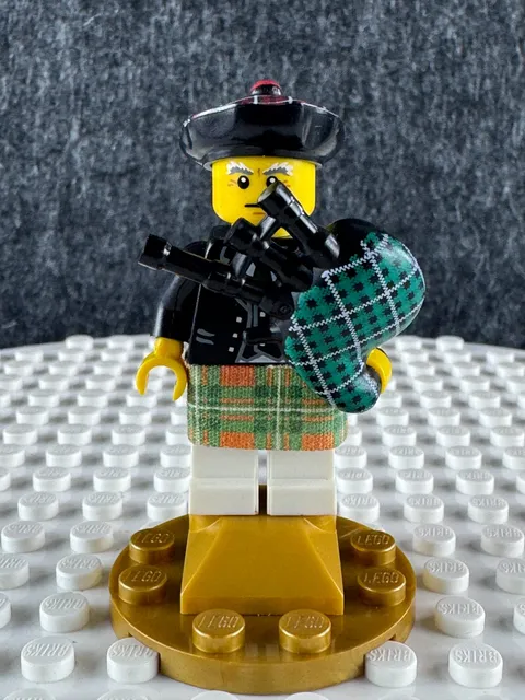 LEGO Series 7 Bagpiper COL102 Retired CMF 2012 Kilt Bagpipes Minifigure