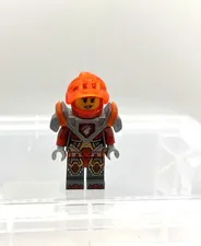 LEGO® Nexo Knights™ Macy - Trans-Neon Orange Visor and Dark Red Plume – (2017)
