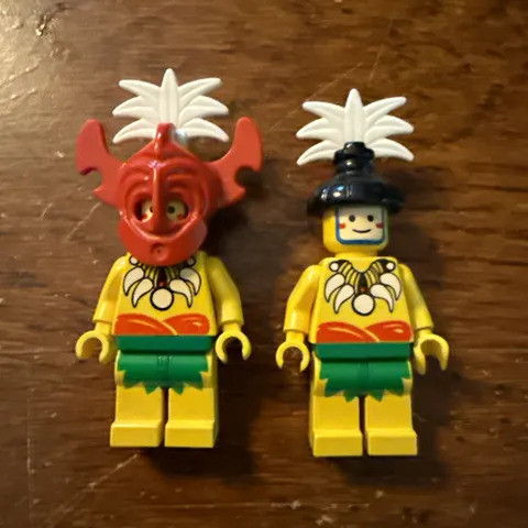 Lego Pirate Minifigure pi068 Islander King Kahuka and Villager Lot