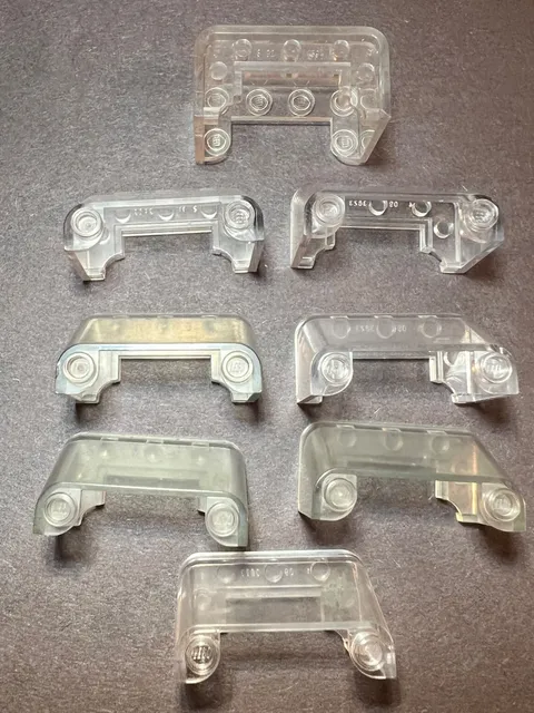 Lego Lot of 8 clear windscreens, 2 different styles