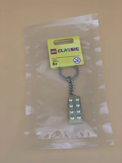 LEGO Metallic Gold BRICK 2x4 Key chain 852445 Brand New With Tag