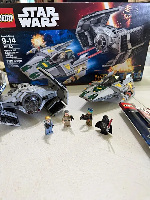 LEGO Star Wars 75150 Vader's TIE Advanced vs A-Wing 4 Minifigs