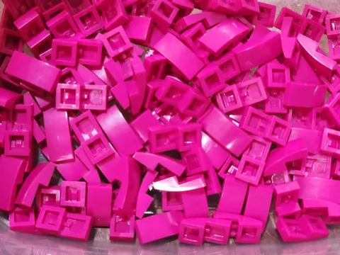 Lego 11477 Magenta Qty 129 NEW Slope, Curved 2 x 1 x 2/3