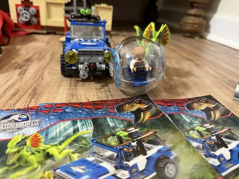 LEGO Jurassic World: Dilophosaurus Ambush (75916) 100% Complete
