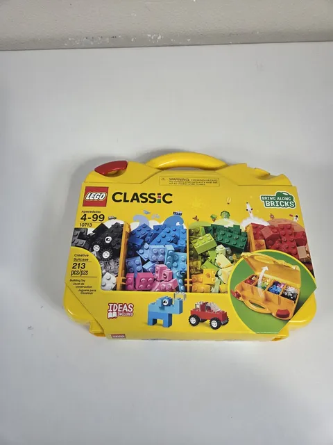 LEGO CLASSIC: Creative Suitcase (10713)