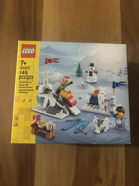New LEGO 40424 Winter Snowball Fight 149pcs Unopened