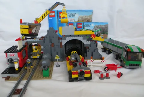 LEGO 4204 The Mine City Mining Crane Truck Train Conveyor Belt Cave 2012