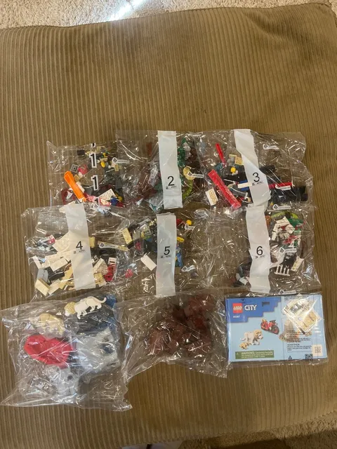 LEGO City Wildlife Rescue Camp 60307 Retired Set  brand new no box read descript