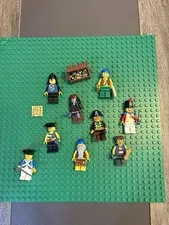 Lego Pirates and Soldiers Minifigures Bundle (USED)