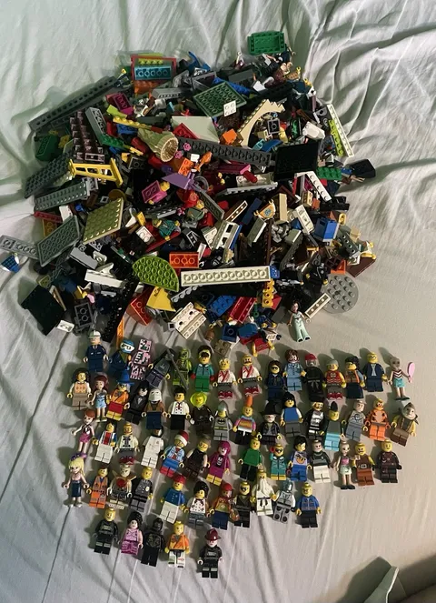 HUGE VINTAGE LEGO LOT!! 60 + FIGURES BUILT BATMAN HARRY POTTER COPS ETC