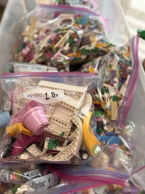 ⭐ Bulk 1lb LEGO Friends Bricks&Minidolls Lot - Includes 2012 2013 Launch Era 💖
