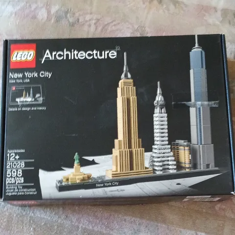 2016 LEGO Architecture Skylines New York City 21028 