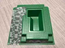 LEGO Baseplate Raised 32 x 32 Ramp and Pit Castle 6082 2552 CL - Good shape!
