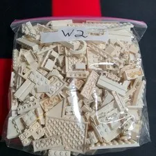 Bulk Legos 1Lb 7Oz Whites   You get exactly what is pictured        W2
