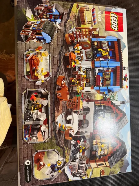 LEGO Castle: Medieval Market Village (10193)