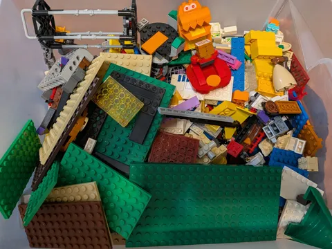 6 pound LBS of Bulk Lego Mixed Sets & other assorted pieces Lot