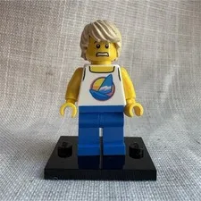 LEGO Beach Tourist Minifigure twn461 from Set 31138 Beach Camper Van