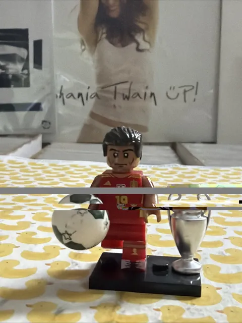 LAMINE YAMAL SPAIN #19 JERSEY LEGO MINIFIG FIGURE soccer ball futbol trophy