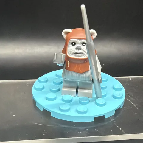 LEGO Star Wars Chief Chirpa Ewok Minifigure SW0236 10235 8083