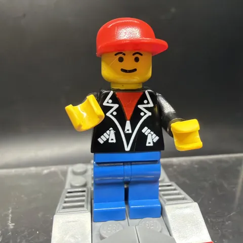 LEGO Classic Town Man Guy Lea006 Leather Jacket W/ Zippers Minifigure 6549 6464