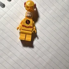 LEGO DC The Flash Minifigure Yellow Suit with Helmet/Mask, Plastic, Age 5+