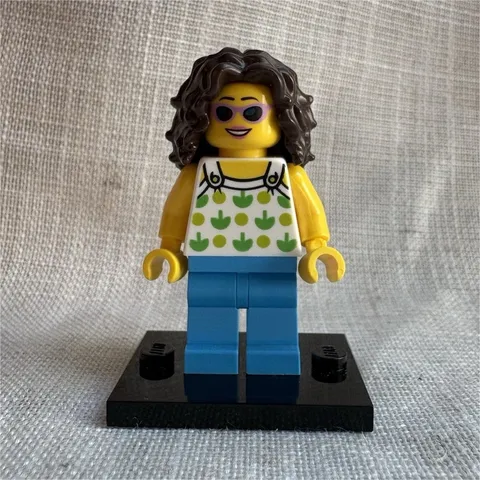 LEGO Beach Tourist Minifigure - twn462