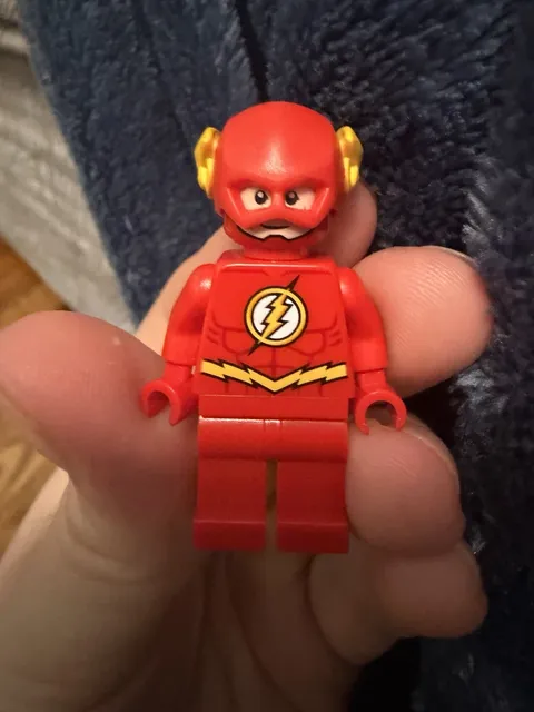 LEGO The Flash Minifigure DC Super Heroes Red Suit with Yellow Lightning Details