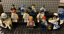 LEGO Police Criminal Minifigures Accessories Gun Radios 2 Motorcycles 12 Figures