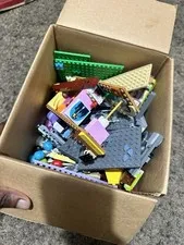 miscellaneous box of legos, random lego pieces